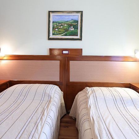 B & B Casa Rustica Dva Baladura Rooms 坎法奈尔 外观 照片