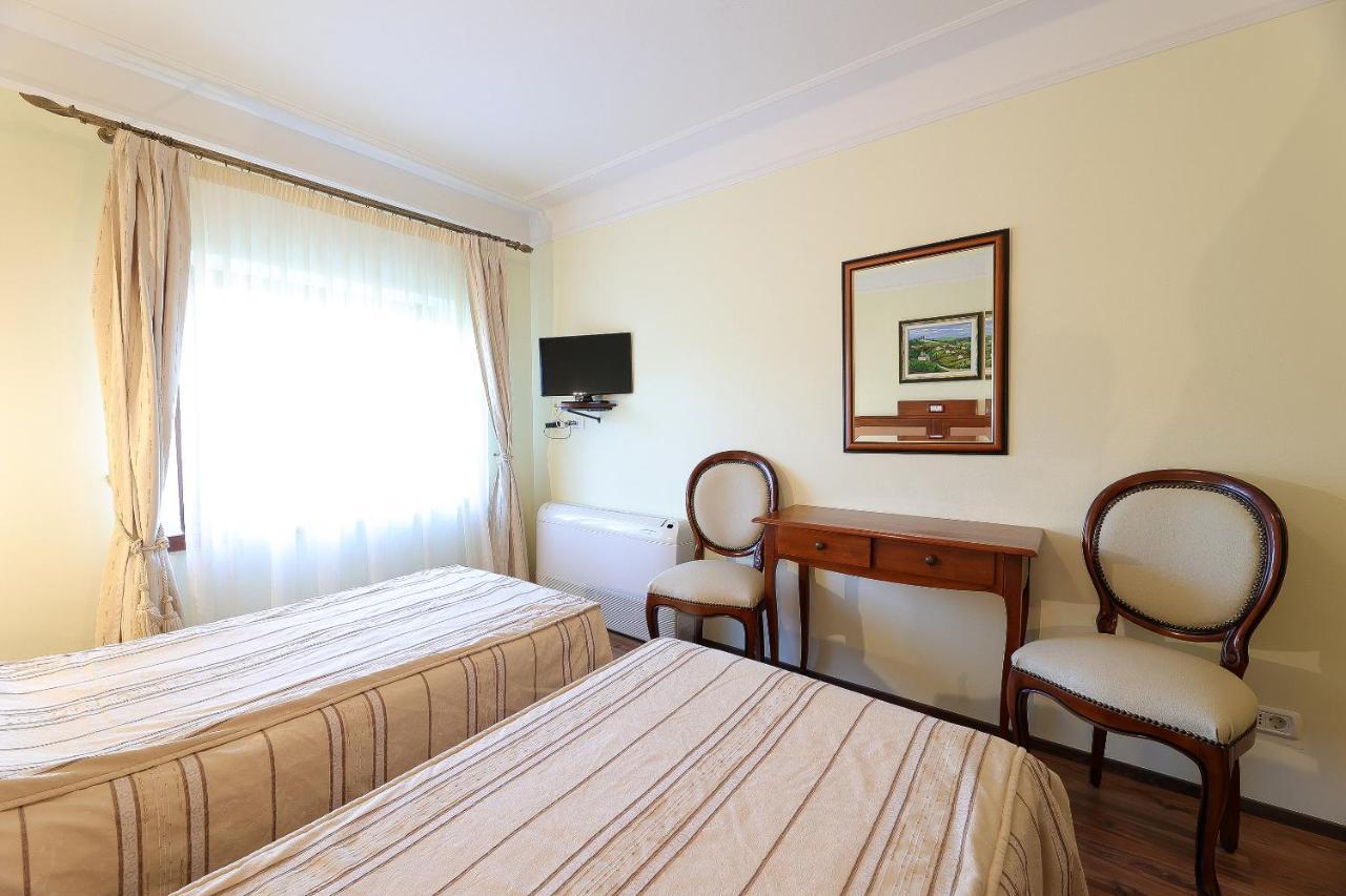 B & B Casa Rustica Dva Baladura Rooms 坎法奈尔 外观 照片